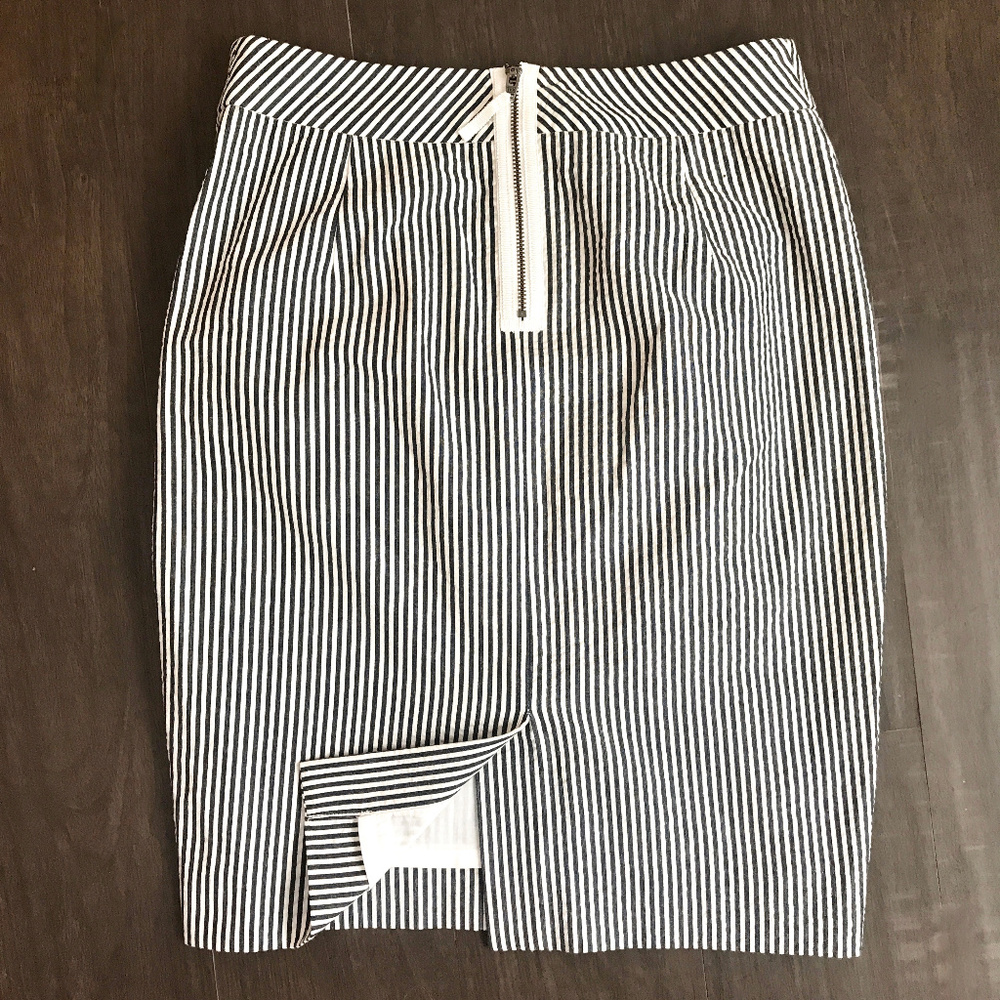 New J.Crew factory pencil skirt in seersucker